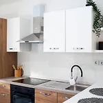Peninsula Divina Daire *