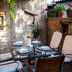 Peninsula Divina Daire