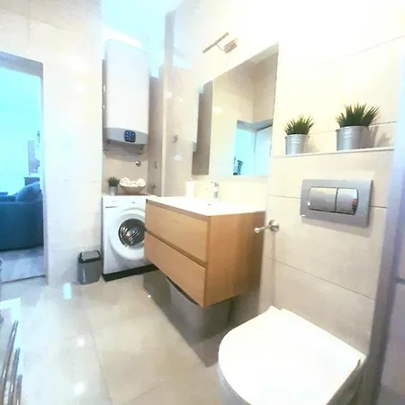 Peninsula Divina Apartment